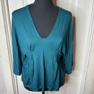 BNWT Free People batwing v-neck top in real size xs